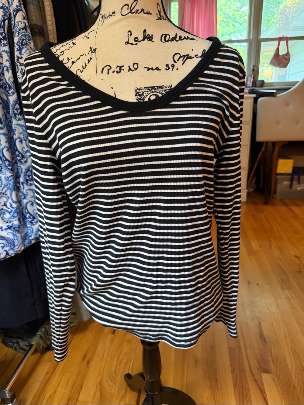 GAP Black and White Striped Long-Sleeve Scoop Neck Tee
